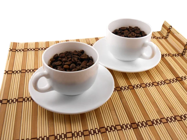 咖啡杯设置在竹桌上的顶视图 — 图库照片