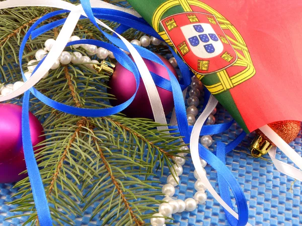 Portugal vlag met decoratie van Kerstmis, nieuwjaarskaart — Stockfoto