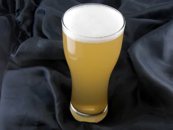 Frosty glass of light beer set — Stock Photo, Image