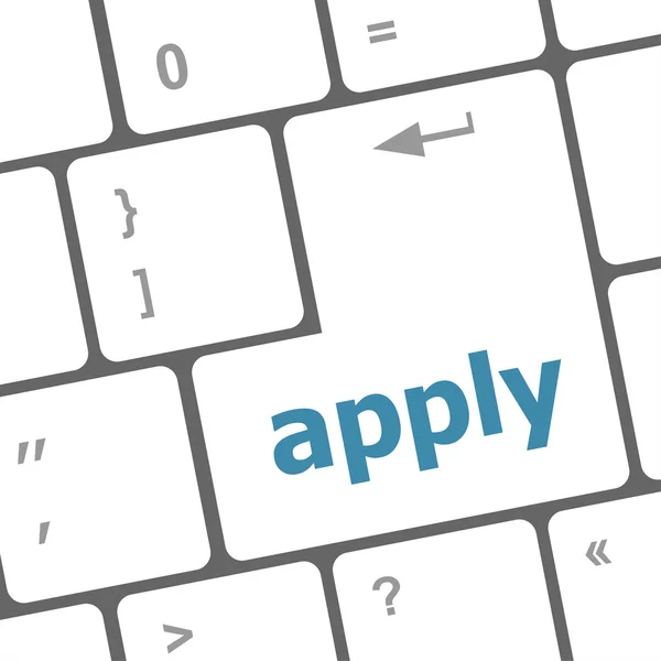 Ansök online genom att trycka på tangentbordet för att slutföra din ansökan om ett jobb — Stockfoto
