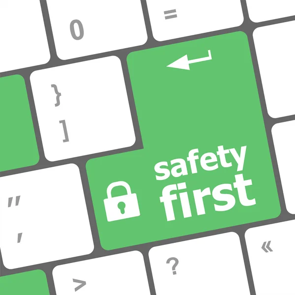 Seguridad primero, vista de cerca en el teclado conceptual, tecla de seguridad — Foto de Stock