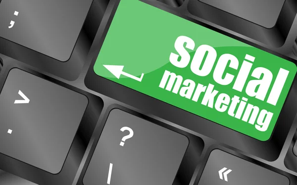 Sociální marketing nebo internetové marketingové koncepty, se zprávou na klávesnici — Stock fotografie