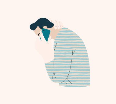 İnsanlar portre çiziyor, telefonla konuşuyorlar.