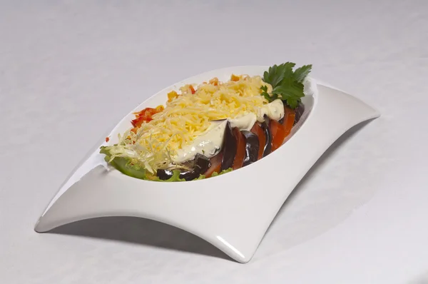 치즈와 야채와 함께 샐러드 — 스톡 사진