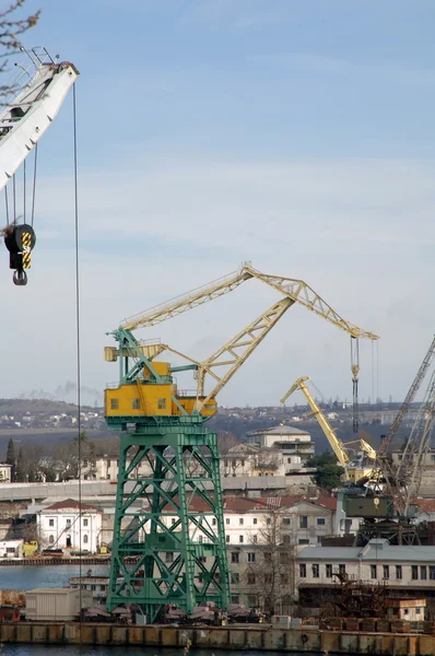 Lading kranen — Stockfoto