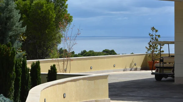 Paisagem marítima com longe — Fotografia de Stock