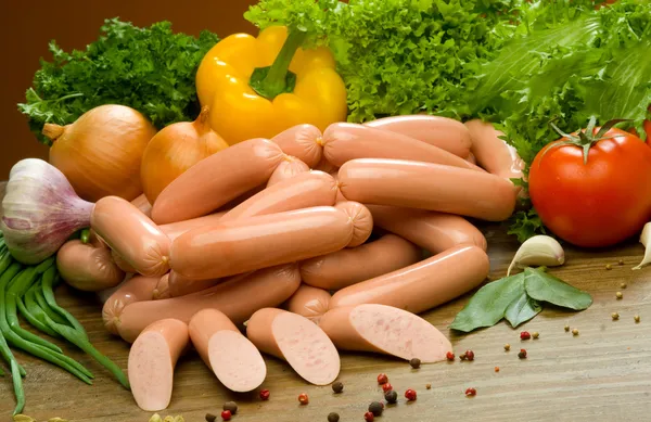 Frankfurters с овощами — стоковое фото