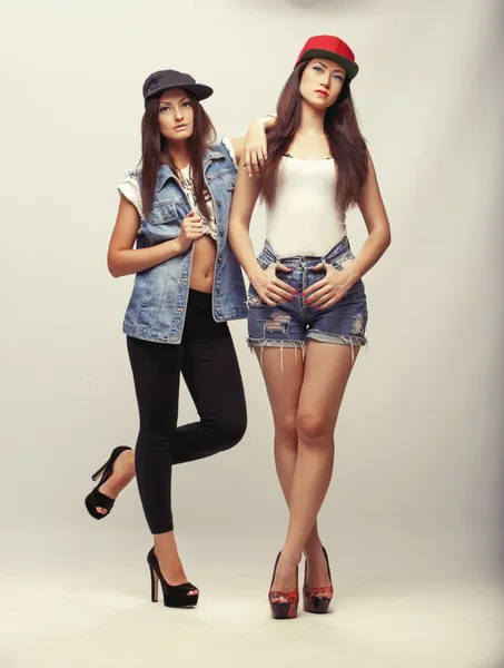 Two beautiful girls model — Stock Photo, Image