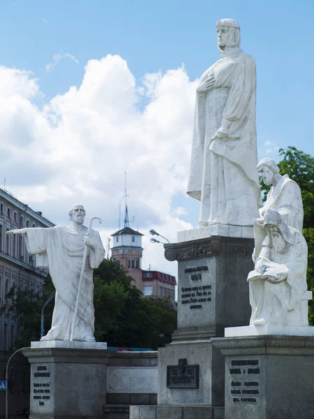 Monumento a la Princesa Olga en Kiev —  Fotos de Stock