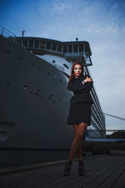 A menina no navio — Fotografia de Stock