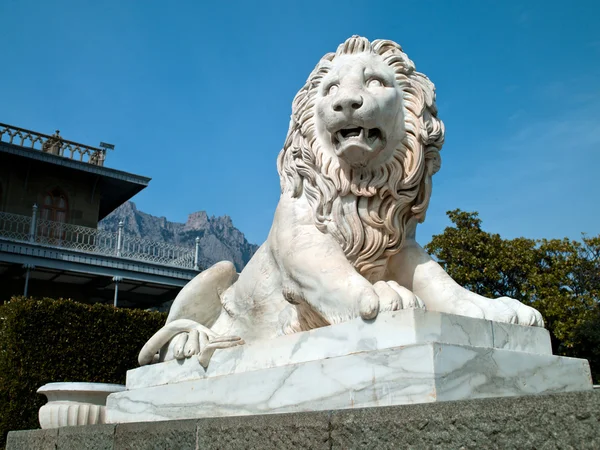 Estátua de leão — Fotografia de Stock