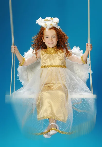 Menina vestida como um anjo — Fotografia de Stock