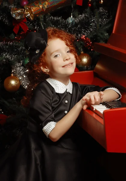 Pequena menina alegre — Fotografia de Stock