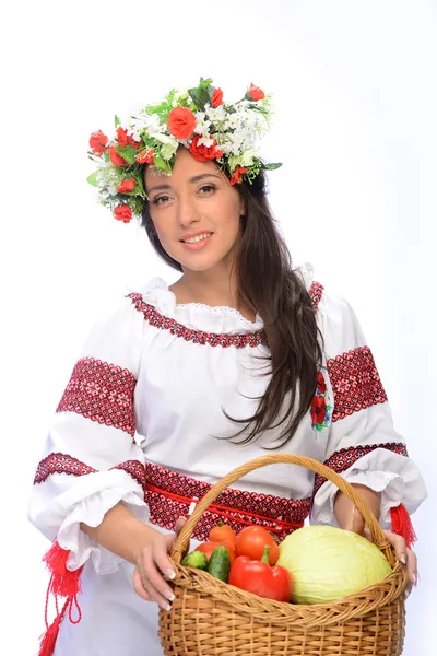 Flicka i ukrainsk kostym — Stockfoto