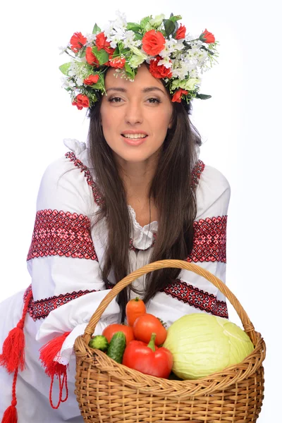 Flicka i ukrainsk kostym — Stockfoto