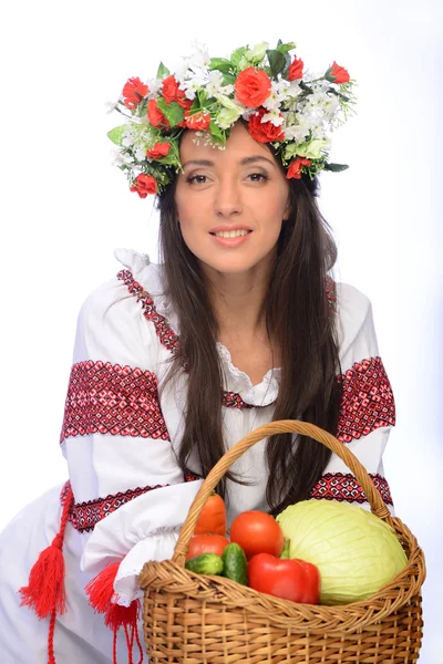 Mädchen im ukrainischen Kostüm — Stockfoto