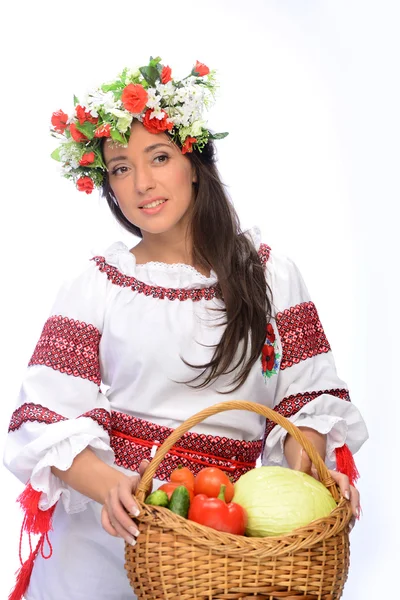 Flicka i ukrainsk kostym — Stockfoto