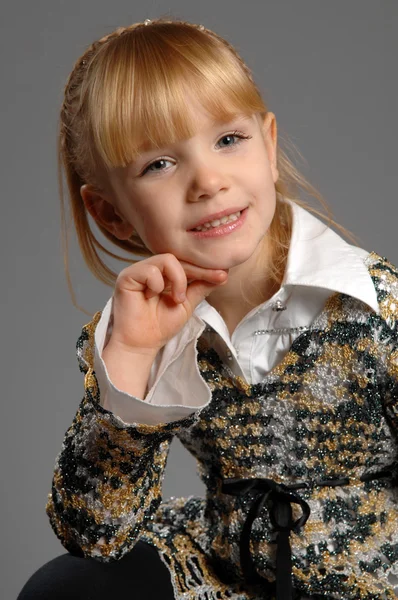 Niña en el estudio de fotos — Foto de Stock