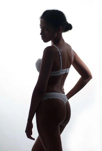 Femme afro-américaine en lingerie — Photo