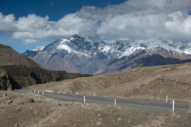 Gürcistan dağ manzarası