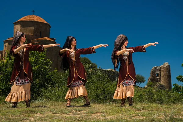 ⬇ Скачать Картинки Грузия Танец, Стоковые Фото Грузия Танец В.