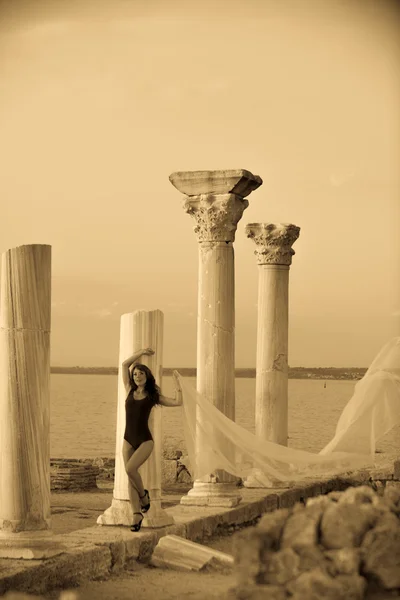 Fille sur Chersonesos — Photo