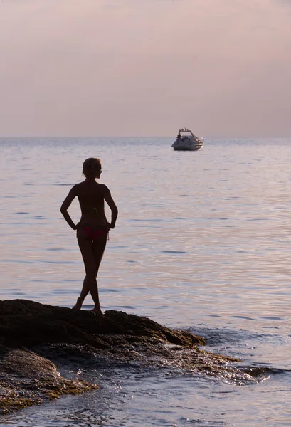 Menina no mar — Fotografia de Stock