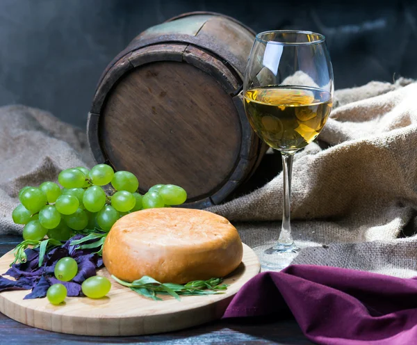 Drum, a glass of wine — Stock Photo, Image