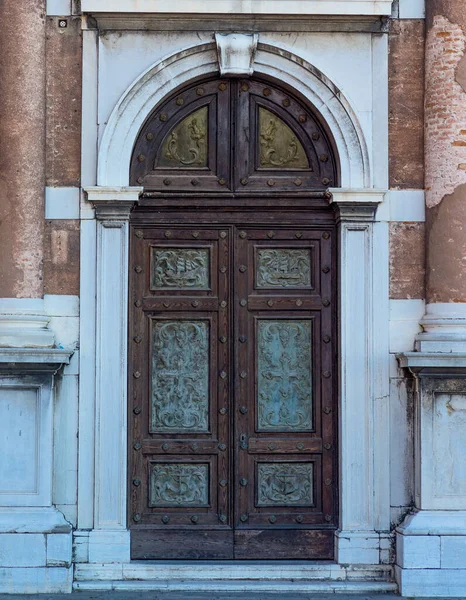 Antik Ajtók Részletekkel Velencében Olaszország — Stock Fotó