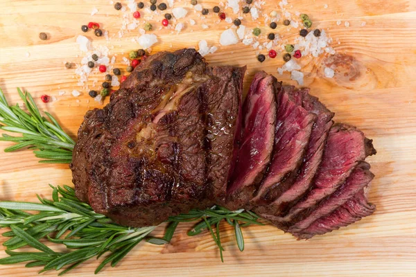 Meat Steak Herbs Wooden Board — Stock Photo, Image