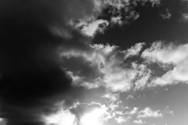 Μαύρο Και Άσπρο Φόντο Μορφή Του Ουρανού Και Των Νεφών — Φωτογραφία Αρχείου