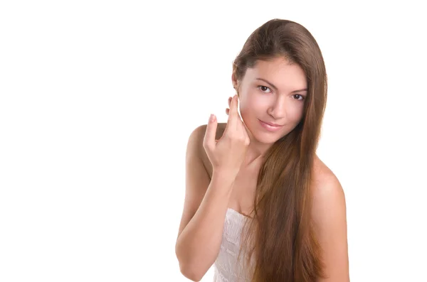 Meisje met lange haren en schone huid gezicht — Stockfoto