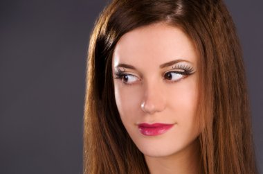 sanat makyaj yakın çekim yüz modeli