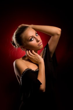 agresif makyaj ile seksi kız