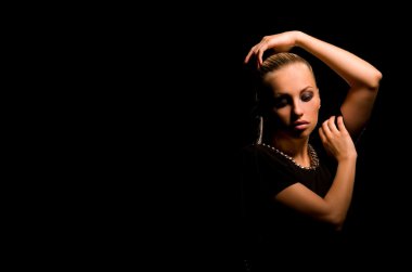 agresif makyaj ile seksi kız