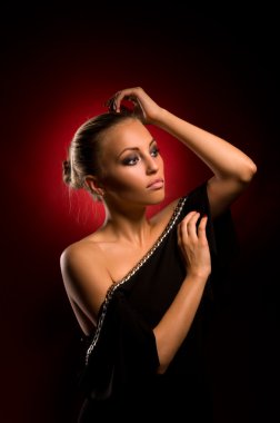 agresif makyaj ile seksi kız