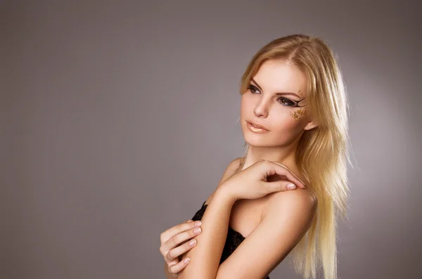 Portret Studio piękna blondynka — Zdjęcie stockowe