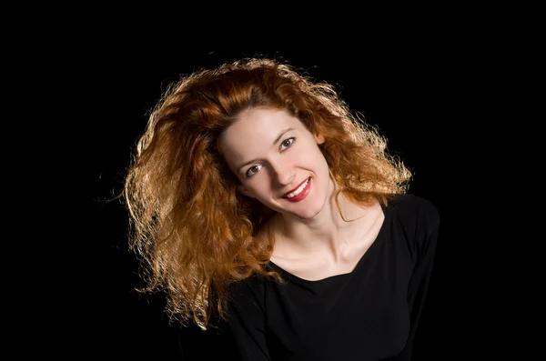 A vörös hajú lány portréja — Stock Fotó