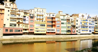 onyar Nehri ile cephede colourists yansıyan