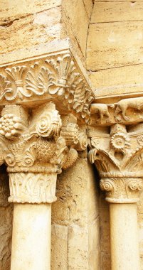 Detail of the portalón of the church of Porqueres