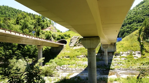 Brücken von Autobahnen — Stockfoto