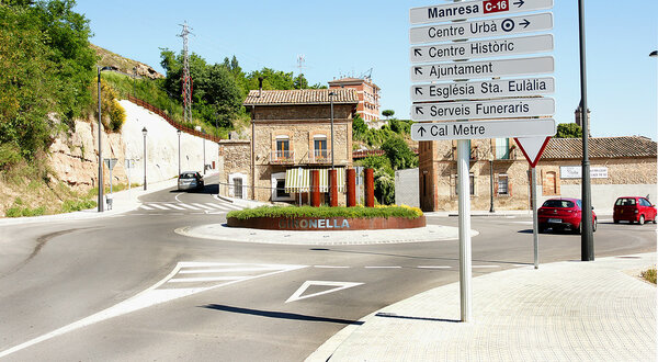 Rotunda of entry to Gironella