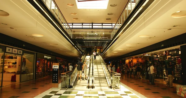 Centro comercial — Fotografia de Stock