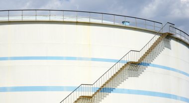 merdivenlerde silo depolama