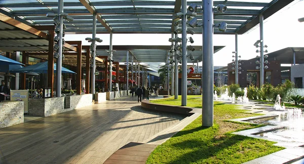 Restaurants and bars in a shopping center — Stock Photo, Image