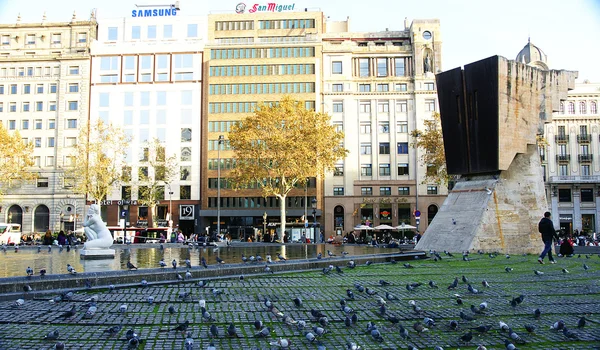 Monumento a Franascar esc Macia nella piazza Catalunya di Barcellona — Foto Stock