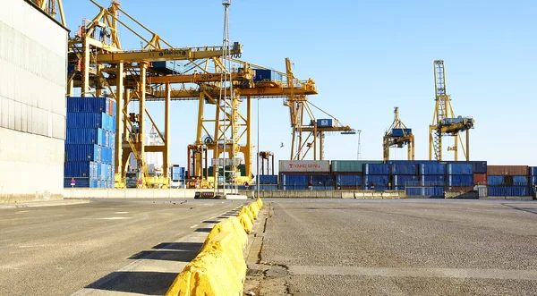 Gantry cranes in the port of Barcelona — Stock Photo, Image