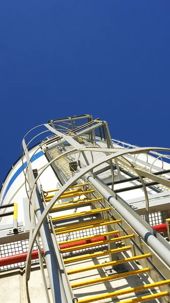Detalle de escalera de un silo — Foto de Stock