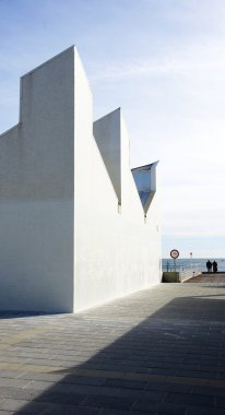 moll de gregal beyaz binalar