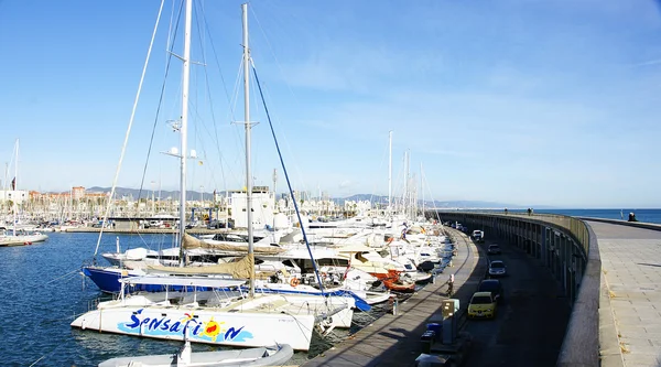 Panorâmica do quebra-mar e do Porto Olímpico de Barcelona — Fotografia de Stock